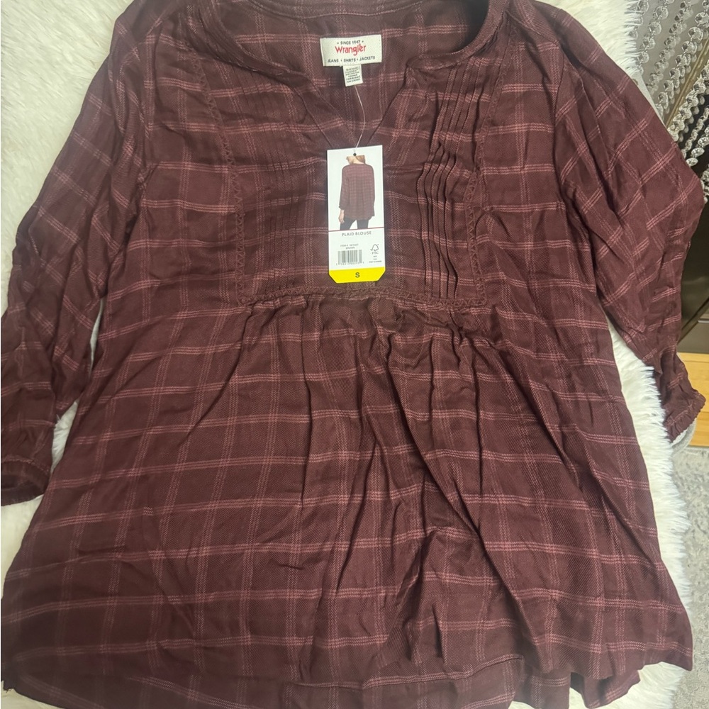 Wrangler Women's Maroon Checkered Blouse. Small. New.